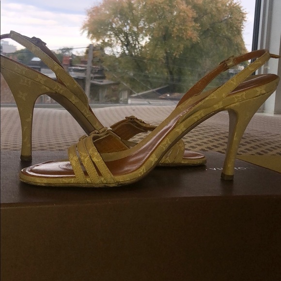 Vintage Louis Vuitton Heels (Size 38.5 US 7.5) - Picture 3 of 6